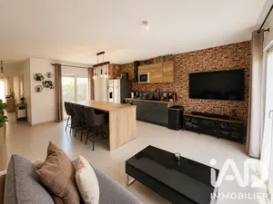 Apartment in Cogolin (83310)