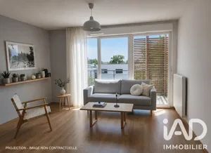 Apartment in Couëron (44220)
