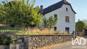 Maison de village à Saint-Félix-de-Lunel (12320)