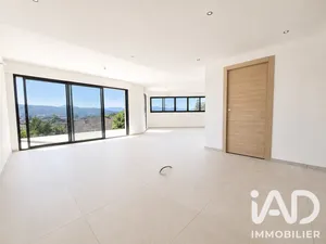Architectural house in Gap (05000)