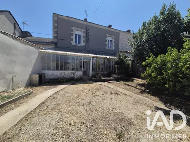 Townhouse in Thouars (79100)