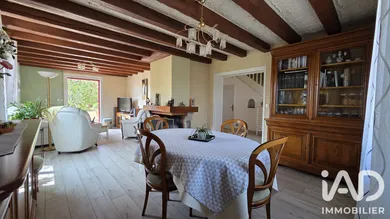 Traditional house in Oudon (44521)
