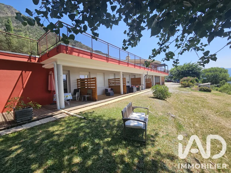 Maison 18 pièces 533 m² · à La Bâtie-Neuve · 532,8 m² · 795 000 €