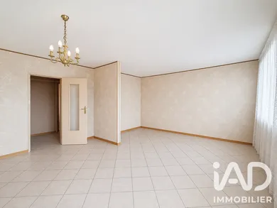 Apartment in Dreux (28100)