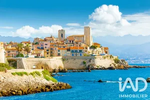 Apartment in Antibes (06600)