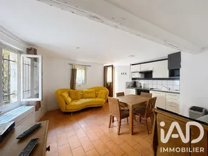 Apartment in Malaucène (84340)