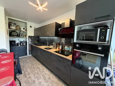 Apartment in Vaux-le-Pénil (77000)