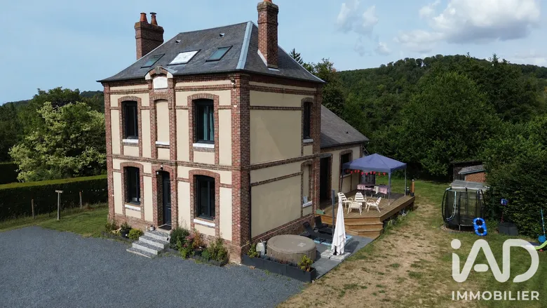 Maison 5 pièces 150 m² · à Saint-Hellier · 150 m² · 279 900 €