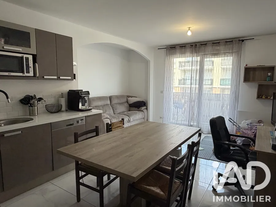 Appartement à Pontault-Combault (77340) photo 3
