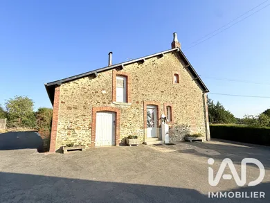 Park home in Cossé-le-Vivien (53230)