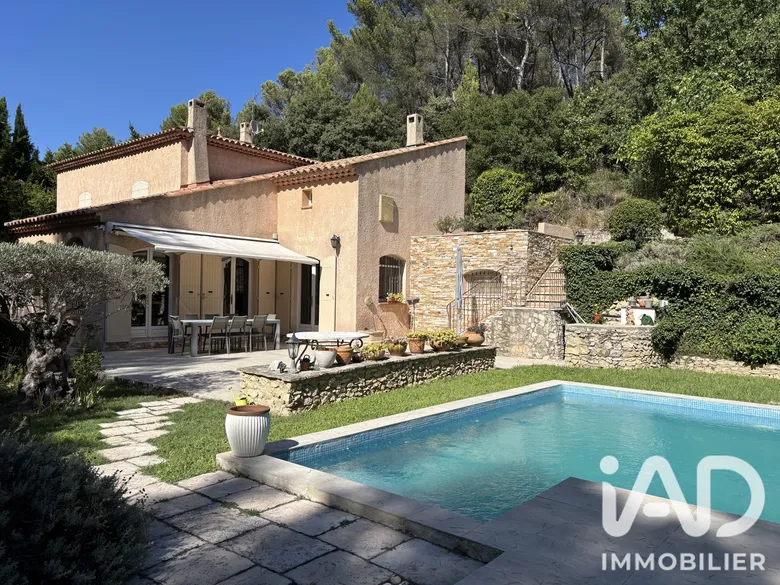 Maison 7 pièces 252 m² · à Bouc-Bel-Air · 252 m² · 1 350 000 €