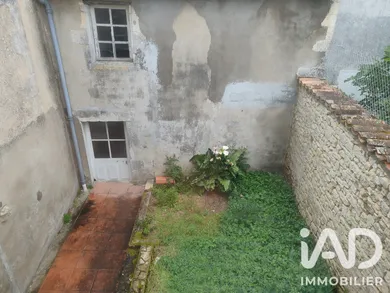 Townhouse in L'Houmeau (17137)