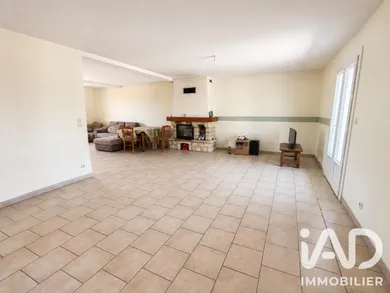 Pavillon à Marolles-sous-Lignières (10130)