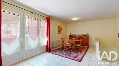 Maison de village à Enval (63530)