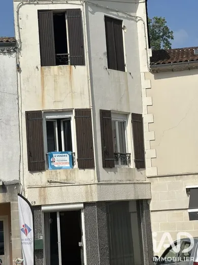 Townhouse in Montendre (17130)