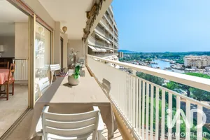 Apartment in Mandelieu-la-Napoule (06210)