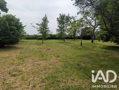 Terrain à bâtir à Esvres (37320)