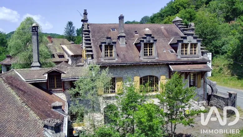 Maison 15 pièces 780 m² · à Prémeyzel · 780 m² · 325 000 €