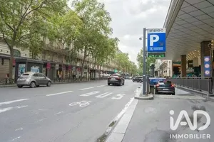Parking in Paris (75009)