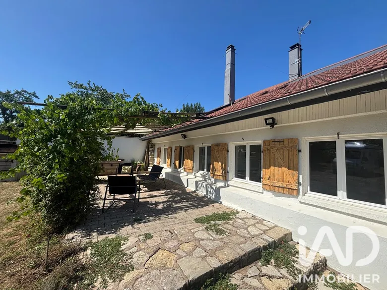 Maison 7 pièces 209 m² · à Frasne-le-Château · 208,9 m² · 249 000 €