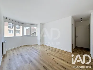 Appartement à Roissy-en-Brie (77680)
