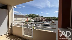 Apartment in Ambarès-et-Lagrave (33440)