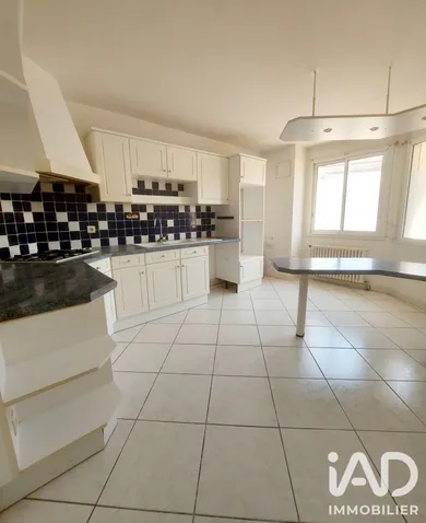 Townhouse in Carbon-Blanc (33560)