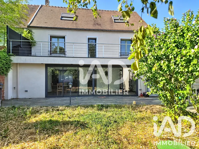 Maison 6 pièces 211 m² · à Ozouer-le-Voulgis · 211 m² · 467 000 €