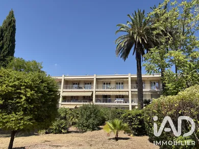 Appartement à Saint-Cyr-sur-Mer (83270)