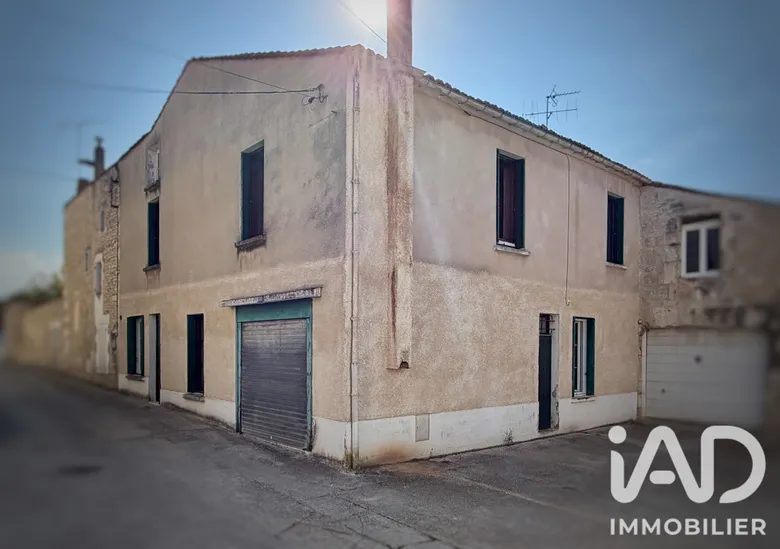Maison 6 pièces 181 m² · à Rouillac · 181 m² · 56 000 €
