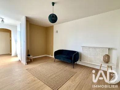 Apartment in Grenoble (38100)