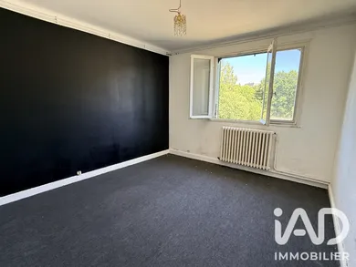 Immeuble à La Courtine (23100)