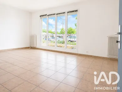 Studio à Dourdan (91410)