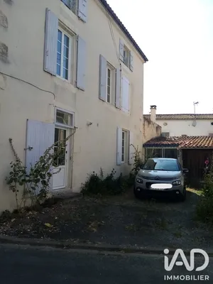 Maison de ville à Surgères (17700)