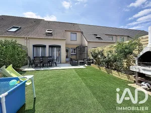 Maison traditionnelle à Roissy-en-Brie (77680)