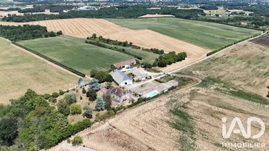 Domain in Saint-Hilaire-du-Bois (17500)