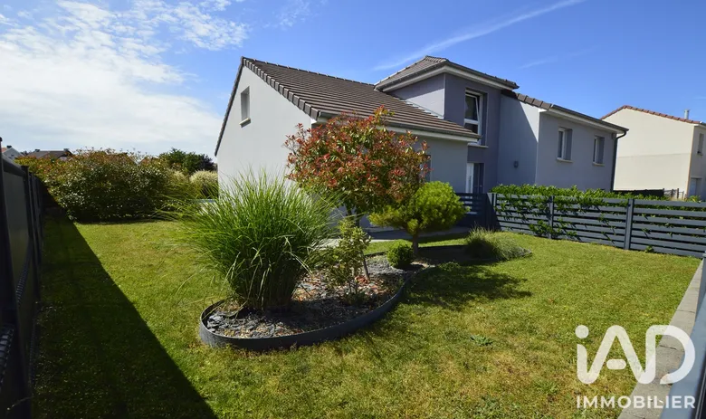 Maison 6 pièces 165 m² · à Sainte-Marie-aux-Chênes · 165 m² · 419 000 €