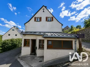 Maison de village à Saint-Pierre-Roche (63210)
