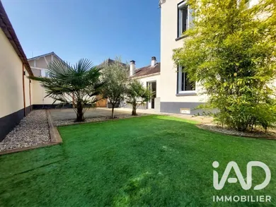 Townhouse in Thomery (77810)