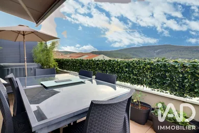 Apartment in Cuges-les-Pins (13780)