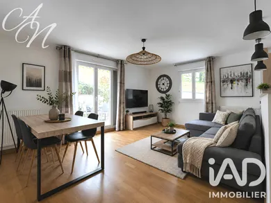 Apartment in Châtillon (92320)