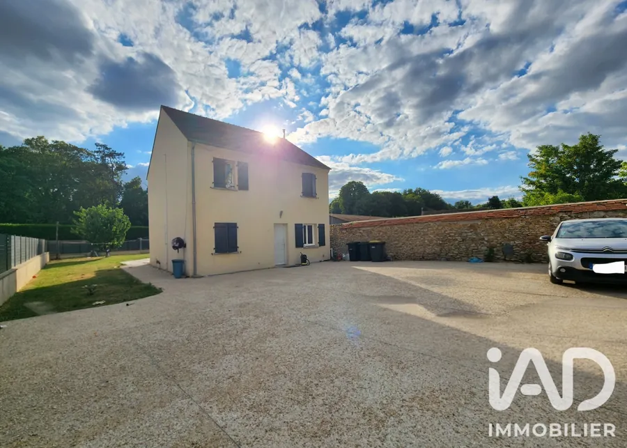 Maison à Grisy-Suisnes (77166) photo 3