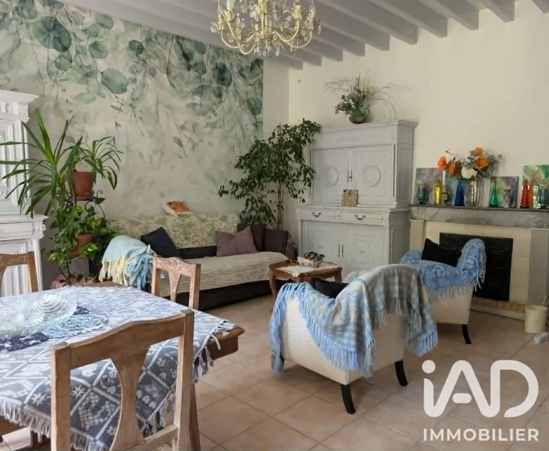 Maison 9 pièces 265 m² · à Chenac-Saint-Seurin-d'Uzet · 265 m² · 378 000 €