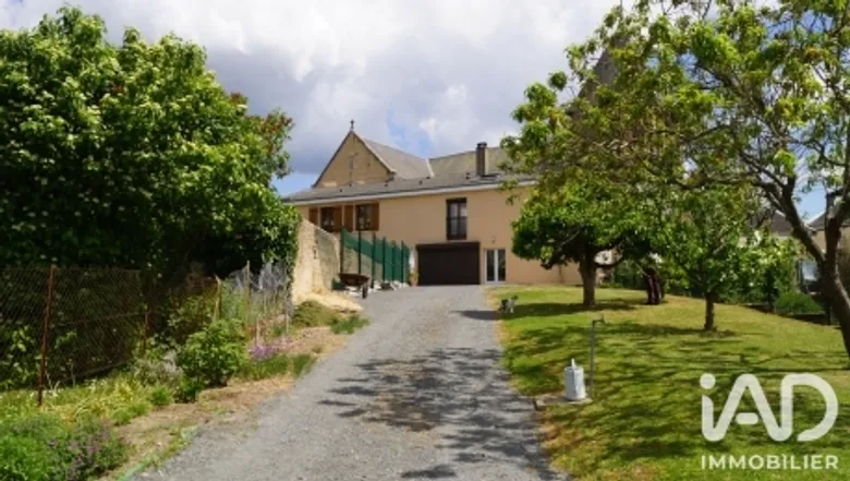 Maison 6 pièces 248 m² · à Yvré-le-Pôlin · 248 m² · 233 000 €