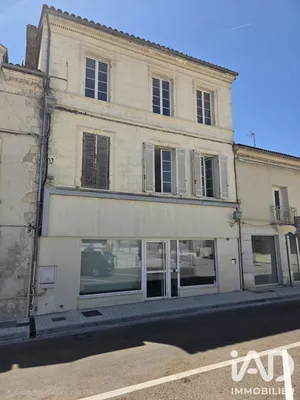 Building in Montguyon (17270)