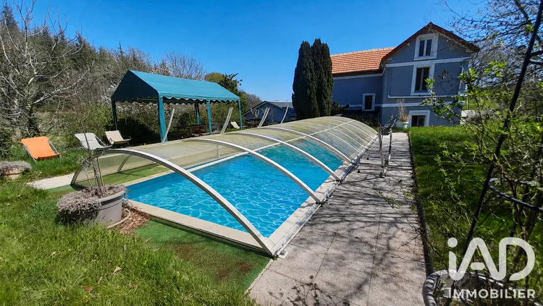 Maison 8 pièces 220 m² · à La Salvetat-Peyralès · 220 m² · 239 000 €