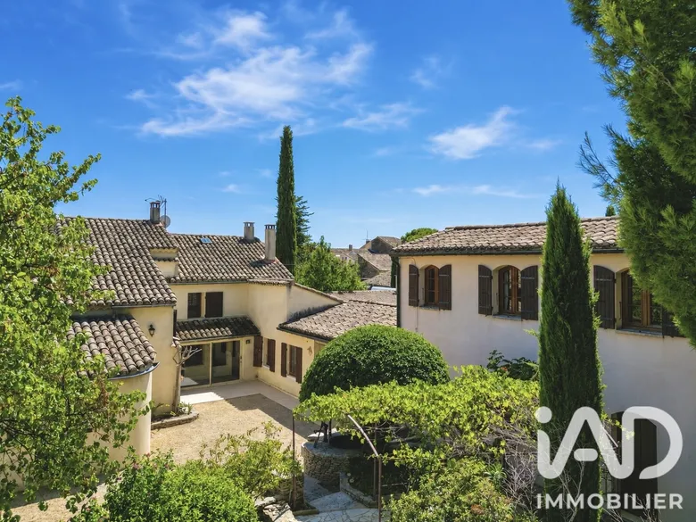 Maison 9 pièces 202 m² · à Bouchet · 202 m² · 287 000 €