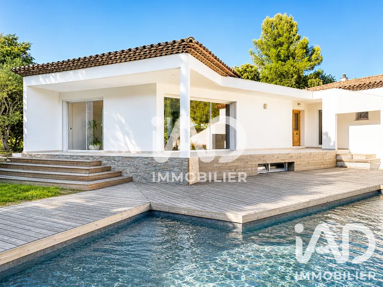 Maison 8 pièces 195 m² · à Mimet · 195 m² · 999 000 €