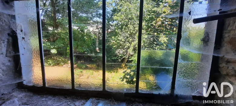 Immeuble 200 m² · à Royère-de-Vassivière · 200 m² · 52 500 €
