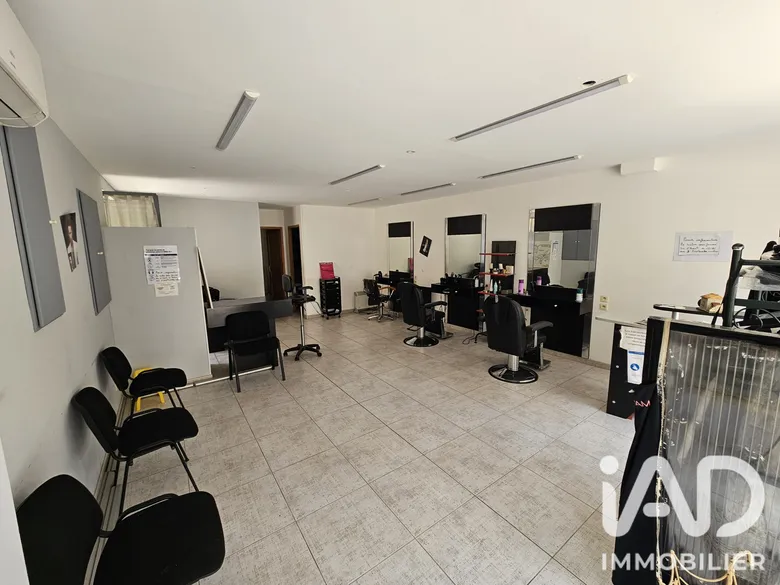 Immeuble 2 pièces 178 m² · à Orange · 178 m² · 235 000 €